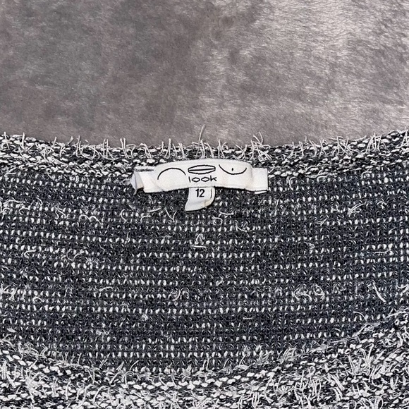 Grey knit long sleeve/ sweater - Picture 2 of 4